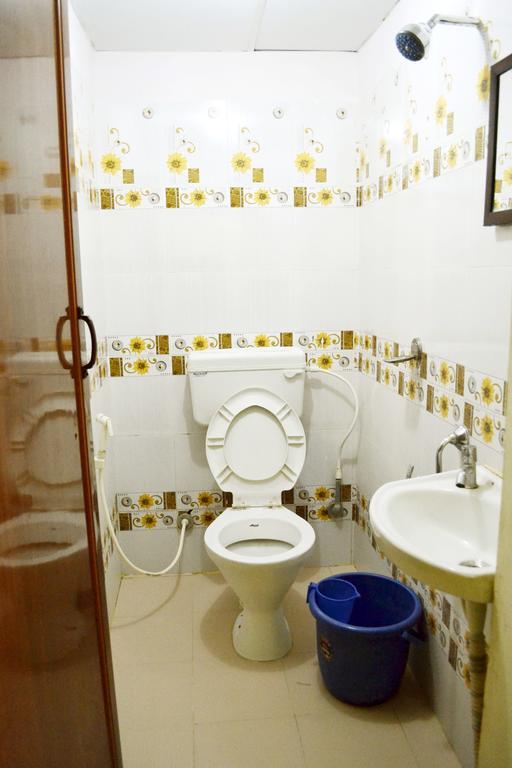 Galaxy Comforts Hotel Мисор Екстериор снимка
