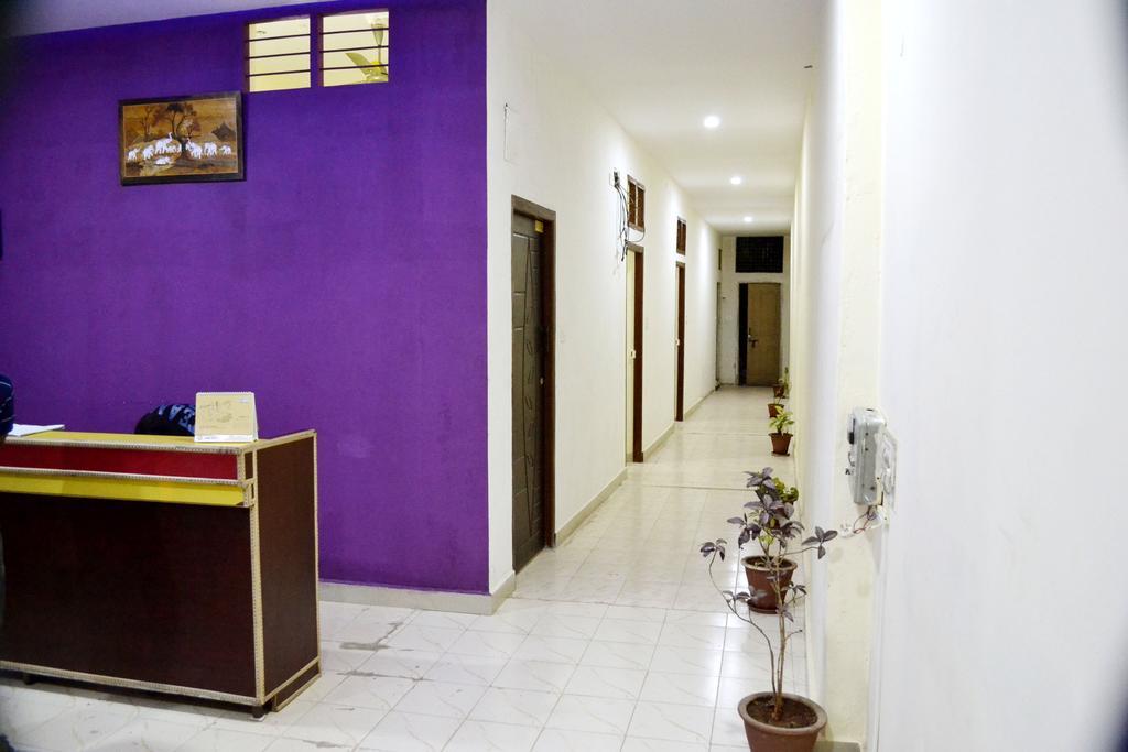 Galaxy Comforts Hotel Мисор Екстериор снимка